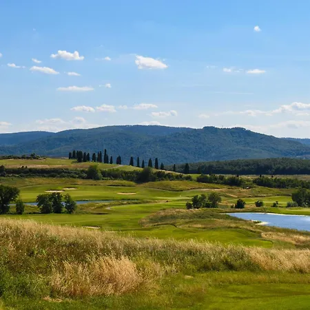 Üdülőközpont La Bagnaia Golf Bagnaia (Siena)